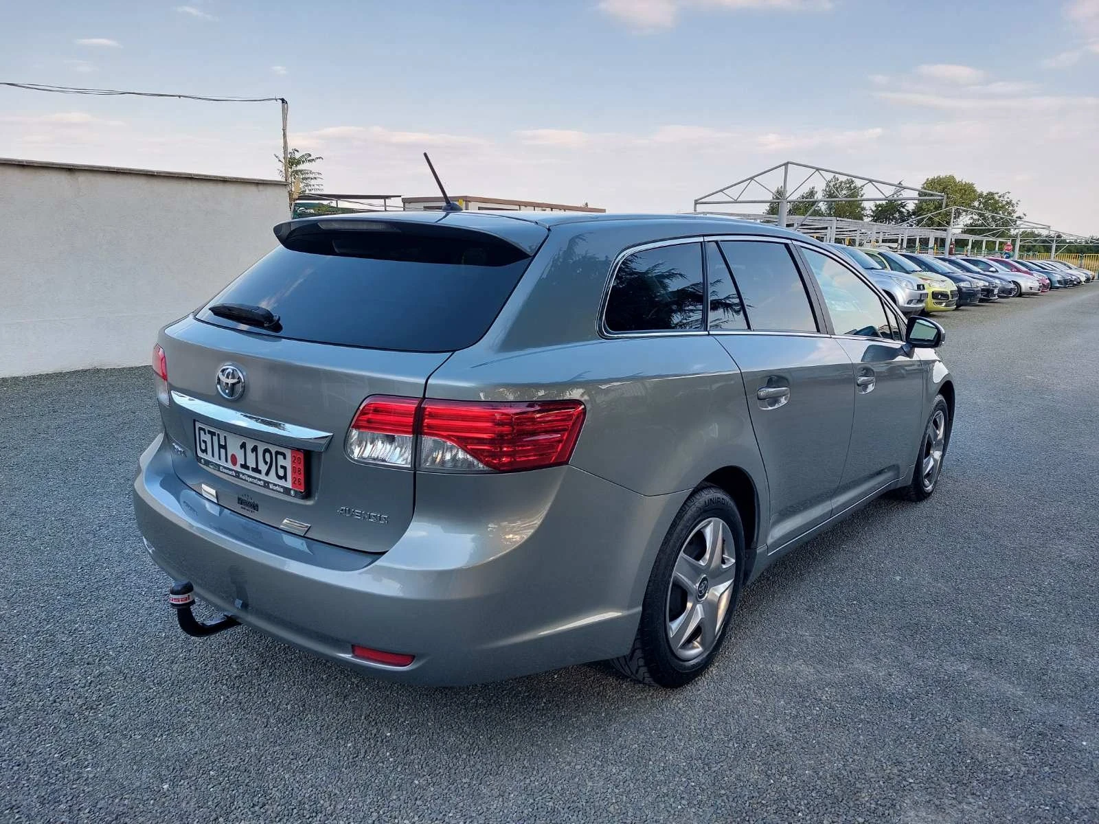 Toyota Avensis 2.0, 6ск, вер.м-р, снимка 6 - Автомобили и джипове - 55657190