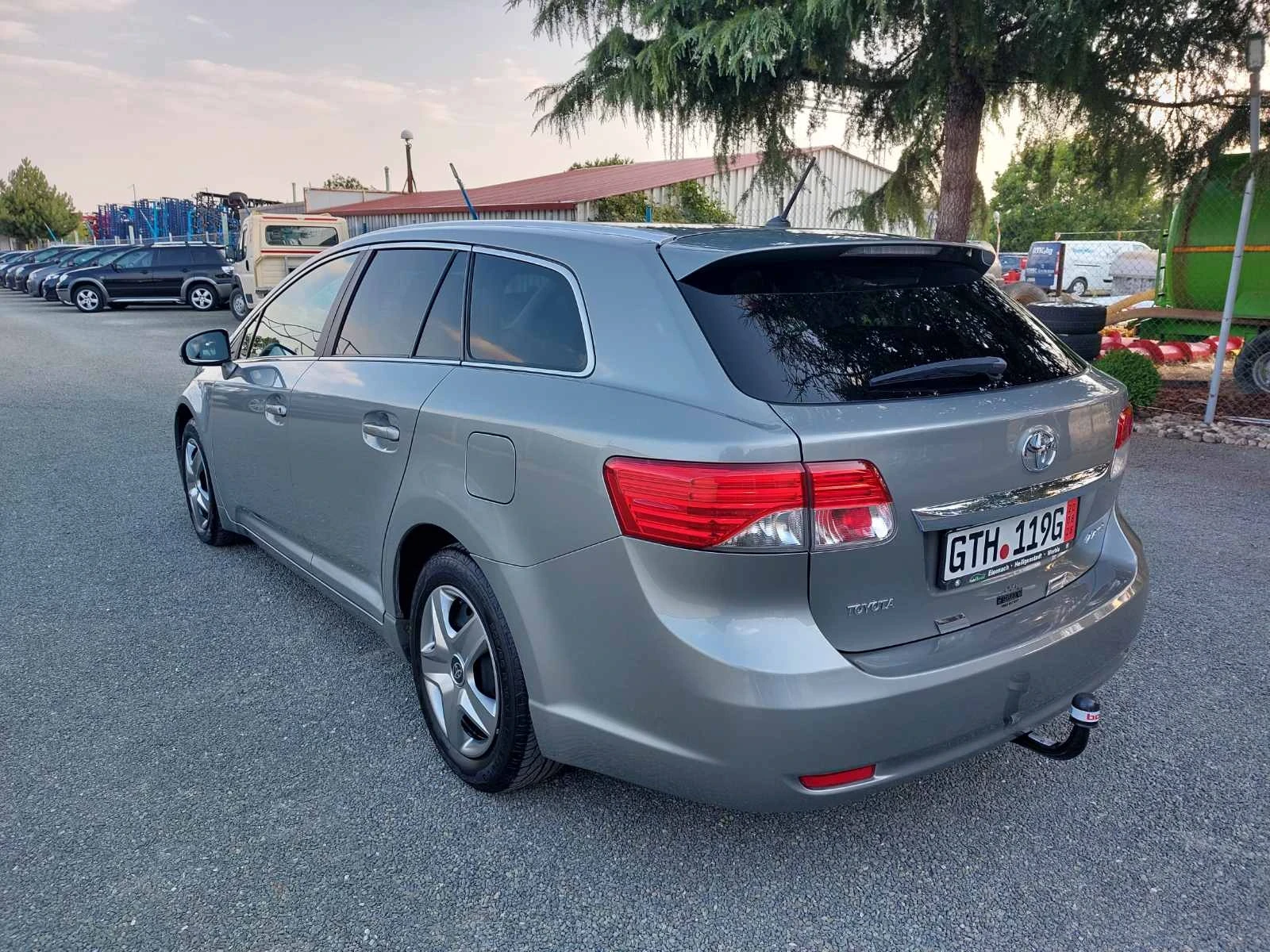 Toyota Avensis 2.0, 6ск, вер.м-р, снимка 4 - Автомобили и джипове - 55657190