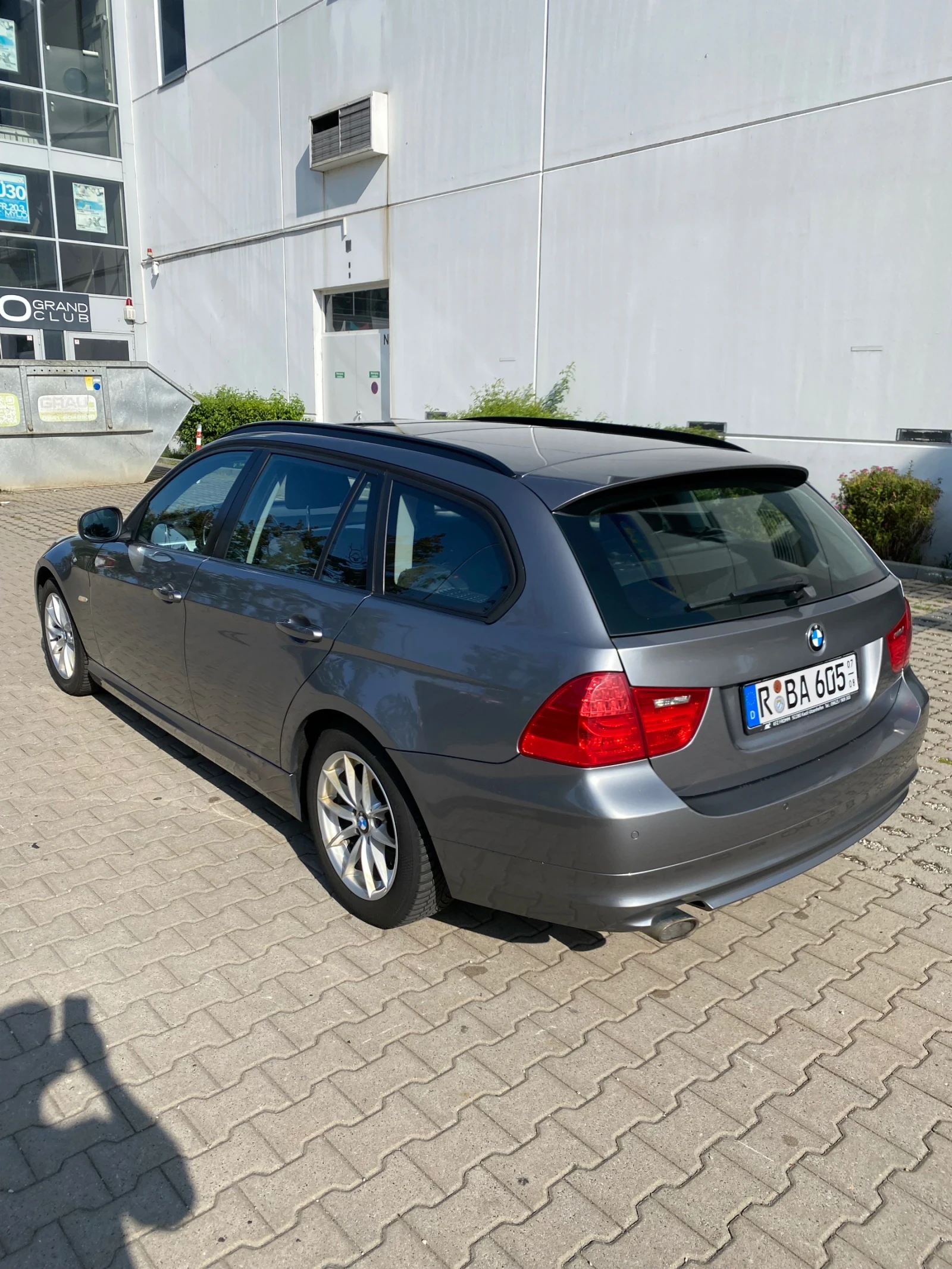 BMW 320, снимка 6 - Автомобили и джипове - 55753939
