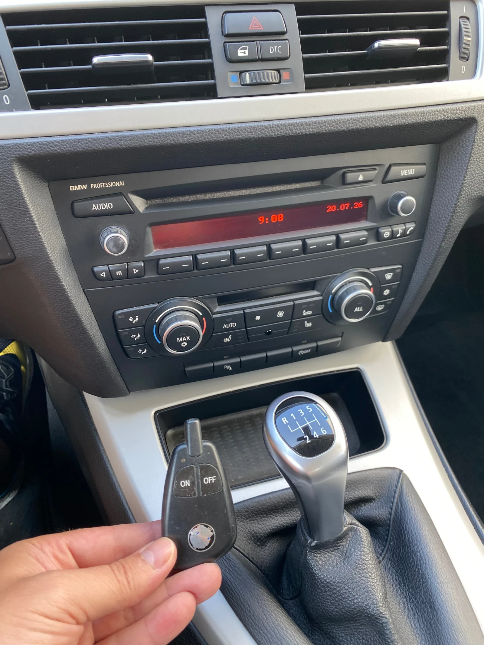 BMW 320, снимка 12 - Автомобили и джипове - 55753939