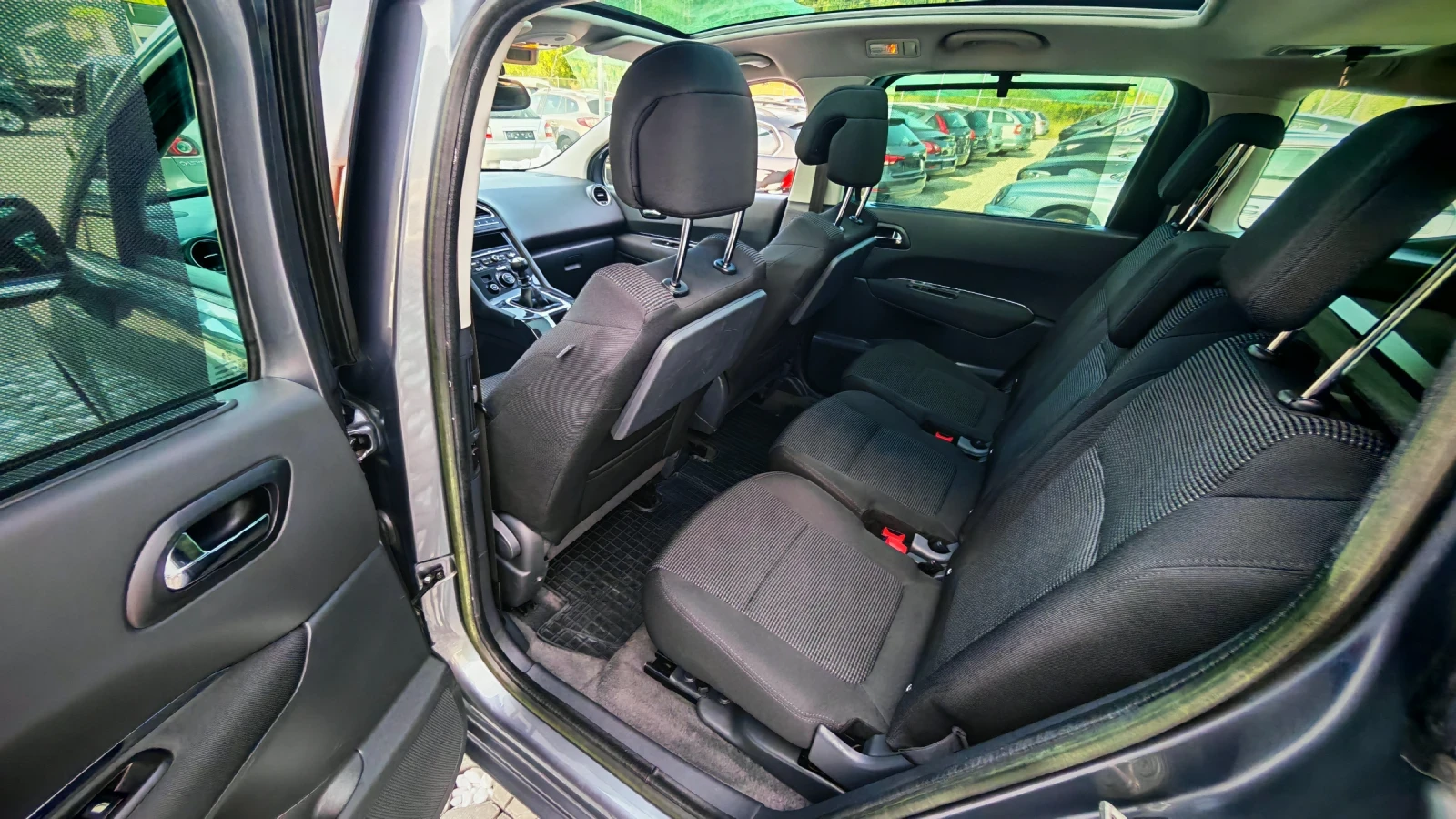 Peugeot 5008 1.6hdi EXCLUSIV, снимка 11 - Автомобили и джипове - 55824111