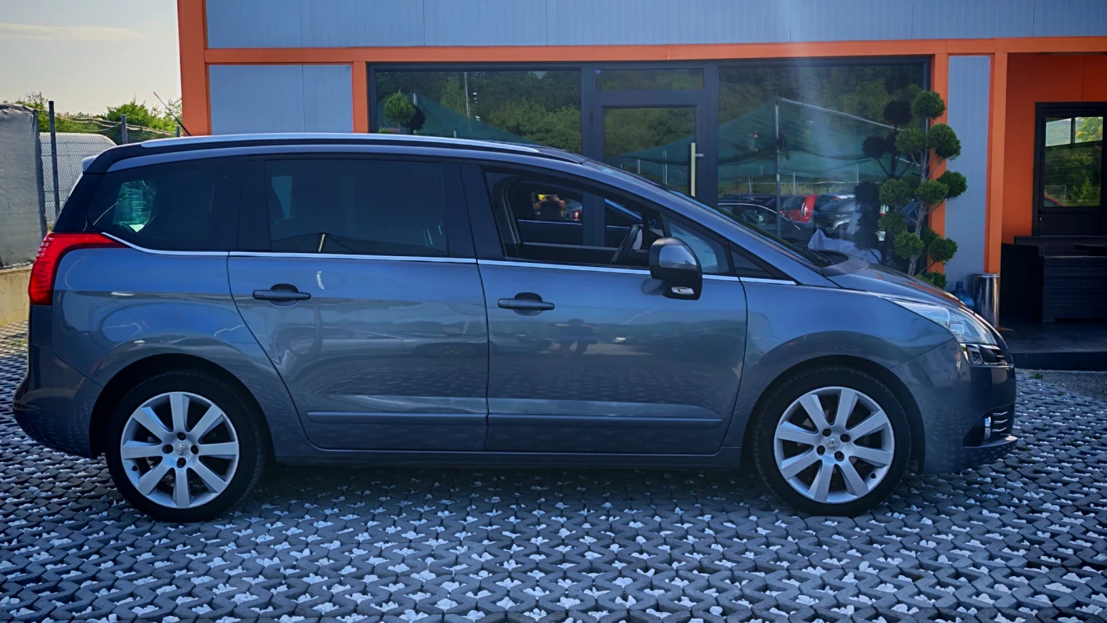 Peugeot 5008 1.6hdi EXCLUSIV, снимка 6 - Автомобили и джипове - 55824111