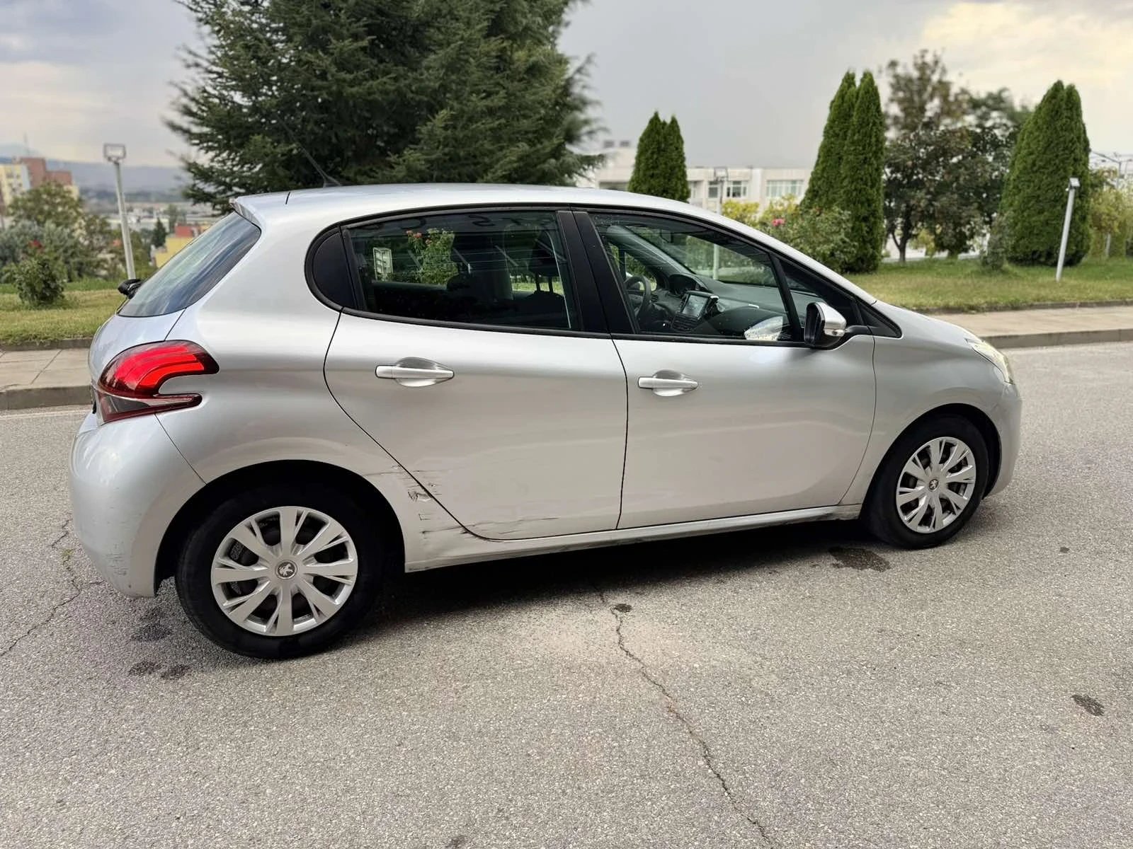 Peugeot 208 1 .6 bluhdi, снимка 6 - Автомобили и джипове - 56167162