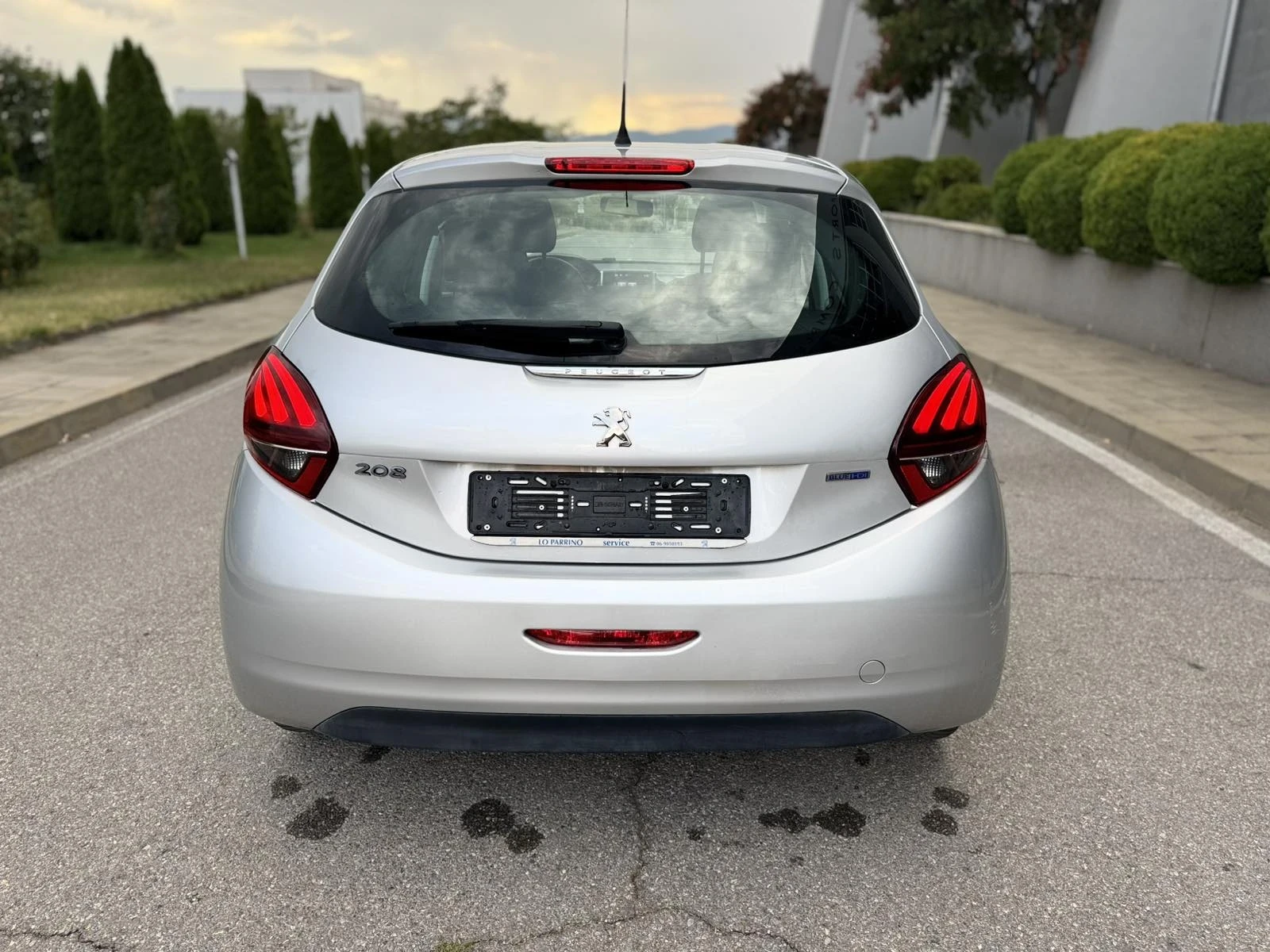 Peugeot 208 1 .6 bluhdi, снимка 4 - Автомобили и джипове - 56167162