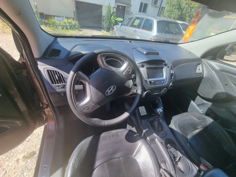 Hyundai IX35 premium, снимка 6 - Автомобили и джипове - 46870645