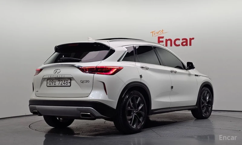 Infiniti QX50, снимка 2 - Автомобили и джипове - 53362922