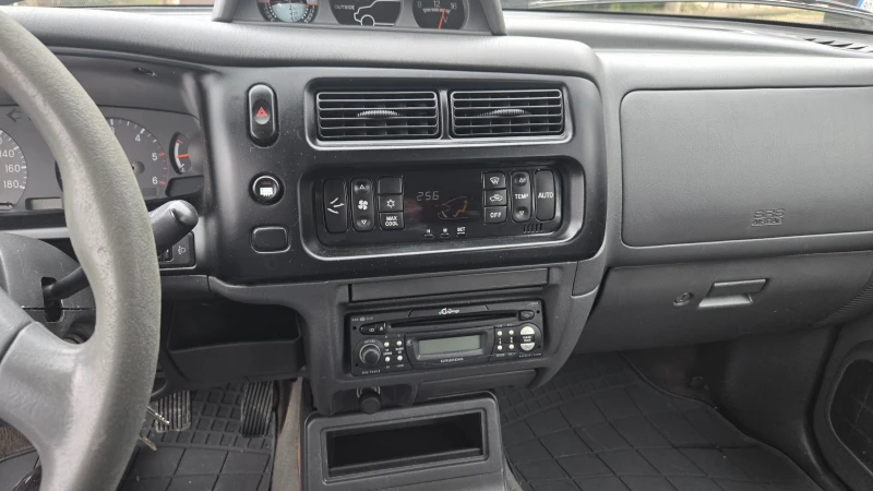 Mitsubishi L200, снимка 10 - Автомобили и джипове - 53476675