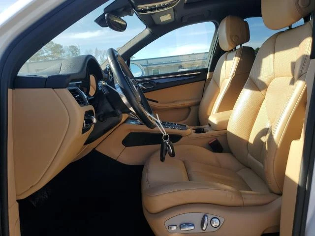 Porsche Macan Кожа* Подгрев* Keyless* Navi* Клип на мотор, снимка 7 - Автомобили и джипове - 53143241