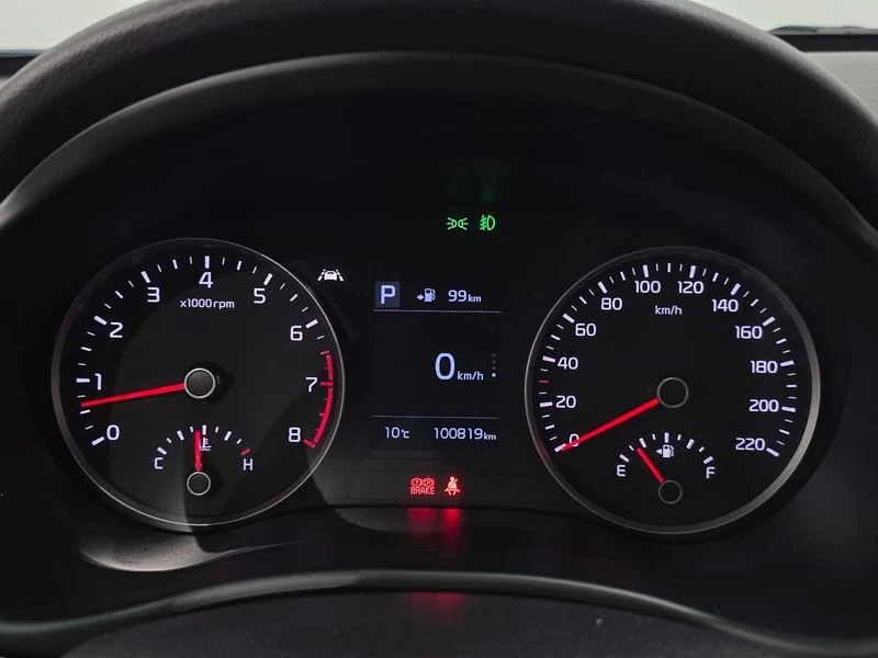 Kia Stonic 1.4| ОБДУХВАНЕ| ПОДГРЕВ НА ВОЛАНА| КАМЕРА| ШИБЕДАХ, снимка 8 - Автомобили и джипове - 55737143