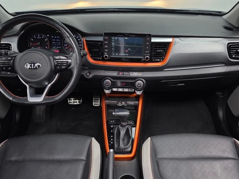 Kia Stonic 1.4| ОБДУХВАНЕ| ПОДГРЕВ НА ВОЛАНА| КАМЕРА| ШИБЕДАХ, снимка 7 - Автомобили и джипове - 55737143
