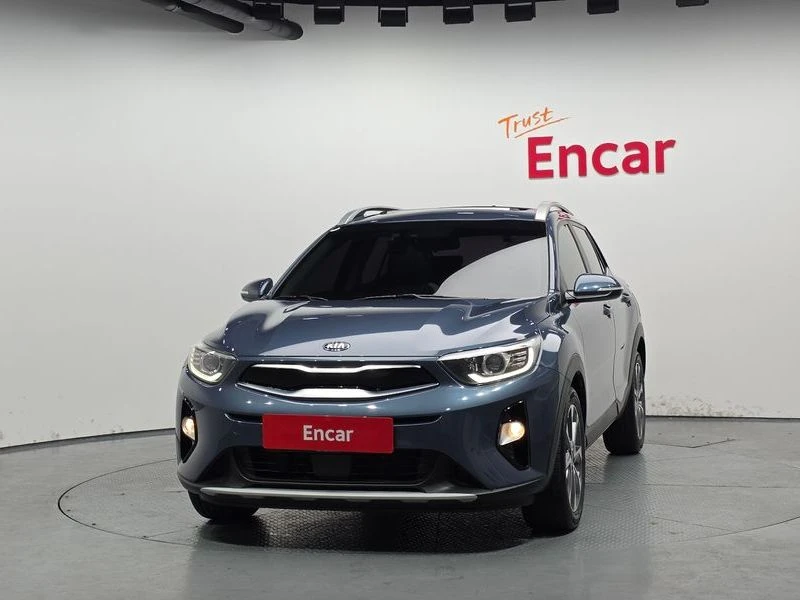 Kia Stonic 1.4| ОБДУХВАНЕ| ПОДГРЕВ НА ВОЛАНА| КАМЕРА| ШИБЕДАХ, снимка 3 - Автомобили и джипове - 55737143