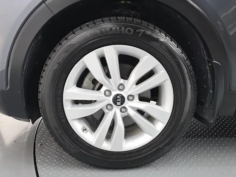 Kia Sorento 2.0 2WD PRESTIGE, снимка 5 - Автомобили и джипове - 56305531