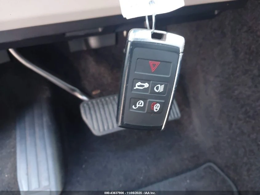 Land Rover Range rover 5.0L V-8 DI, DOHC, VVT, SUPERCHARGER, 518HP 4X4 - изображение 3