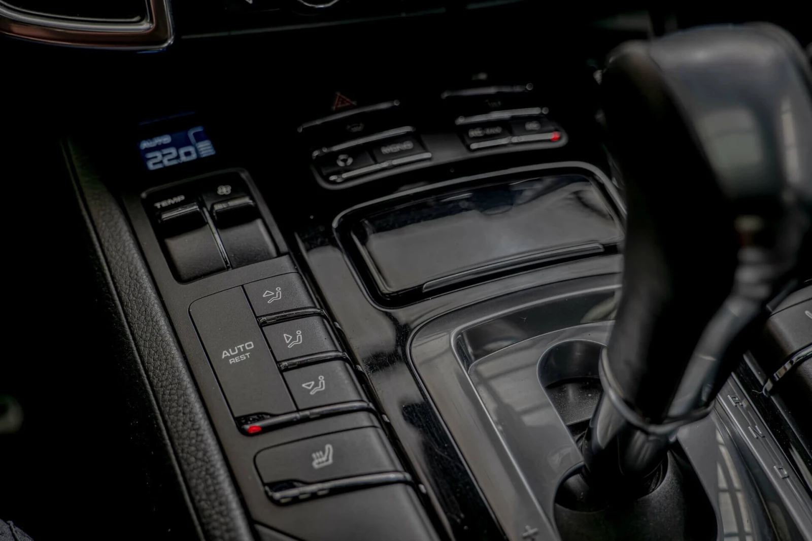 Porsche Cayenne S V8 4.8/PDLS/Bose/PDC/Memory/Шибедах, снимка 13 - Автомобили и джипове - 54357966