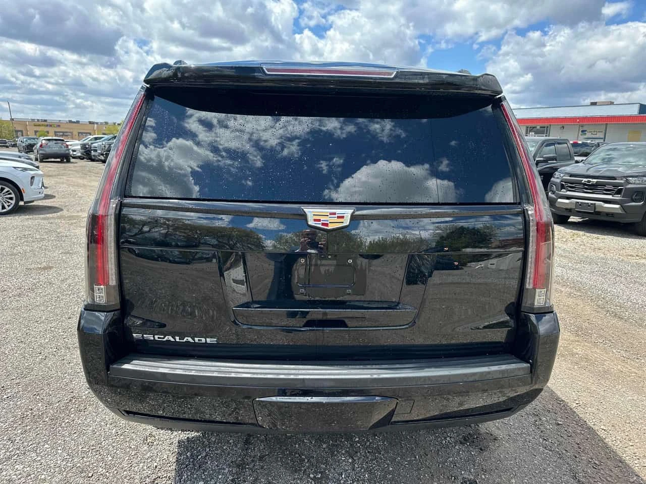 Cadillac Escalade * Platinum * 360 * 2 КЛЮЧА * ТЕЛЕВИЗОРИ, снимка 17 - Автомобили и джипове - 54501899