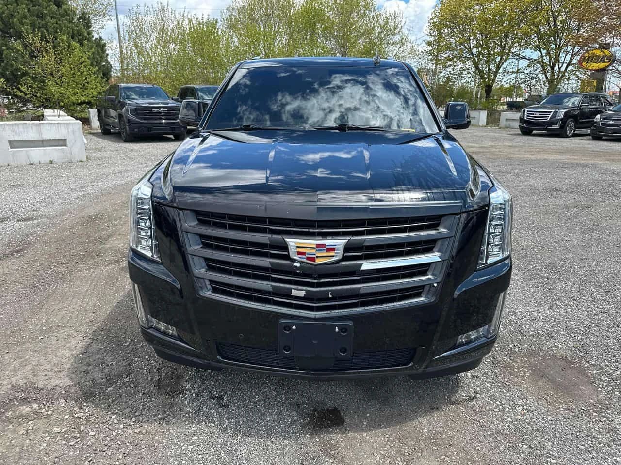 Cadillac Escalade * Platinum * 360 * 2 КЛЮЧА * ТЕЛЕВИЗОРИ, снимка 6 - Автомобили и джипове - 54501899