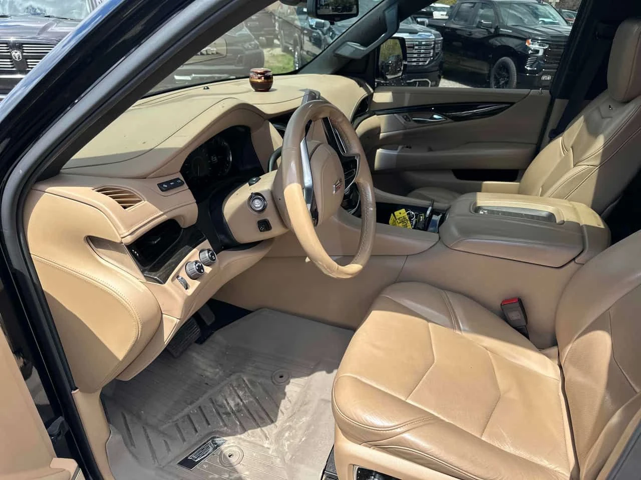 Cadillac Escalade * Platinum * 360 * 2 КЛЮЧА * ТЕЛЕВИЗОРИ, снимка 5 - Автомобили и джипове - 54501899