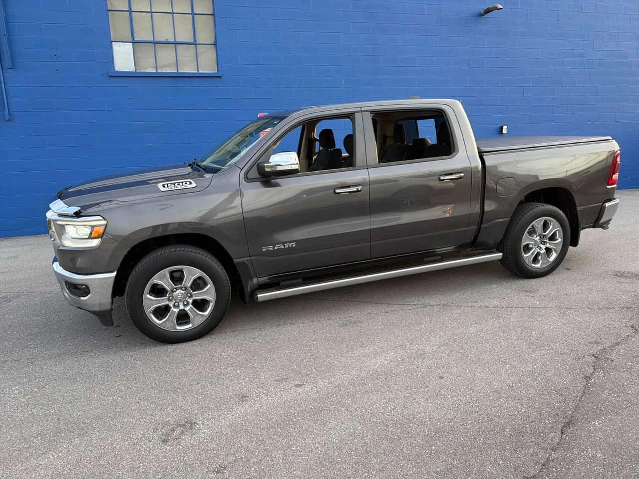 Dodge RAM 1500 * Big Horn * CARFAX * БЕЗ ПЪРВОНАЧАЛНА ВНОСКА, снимка 2 - Автомобили и джипове - 54706707