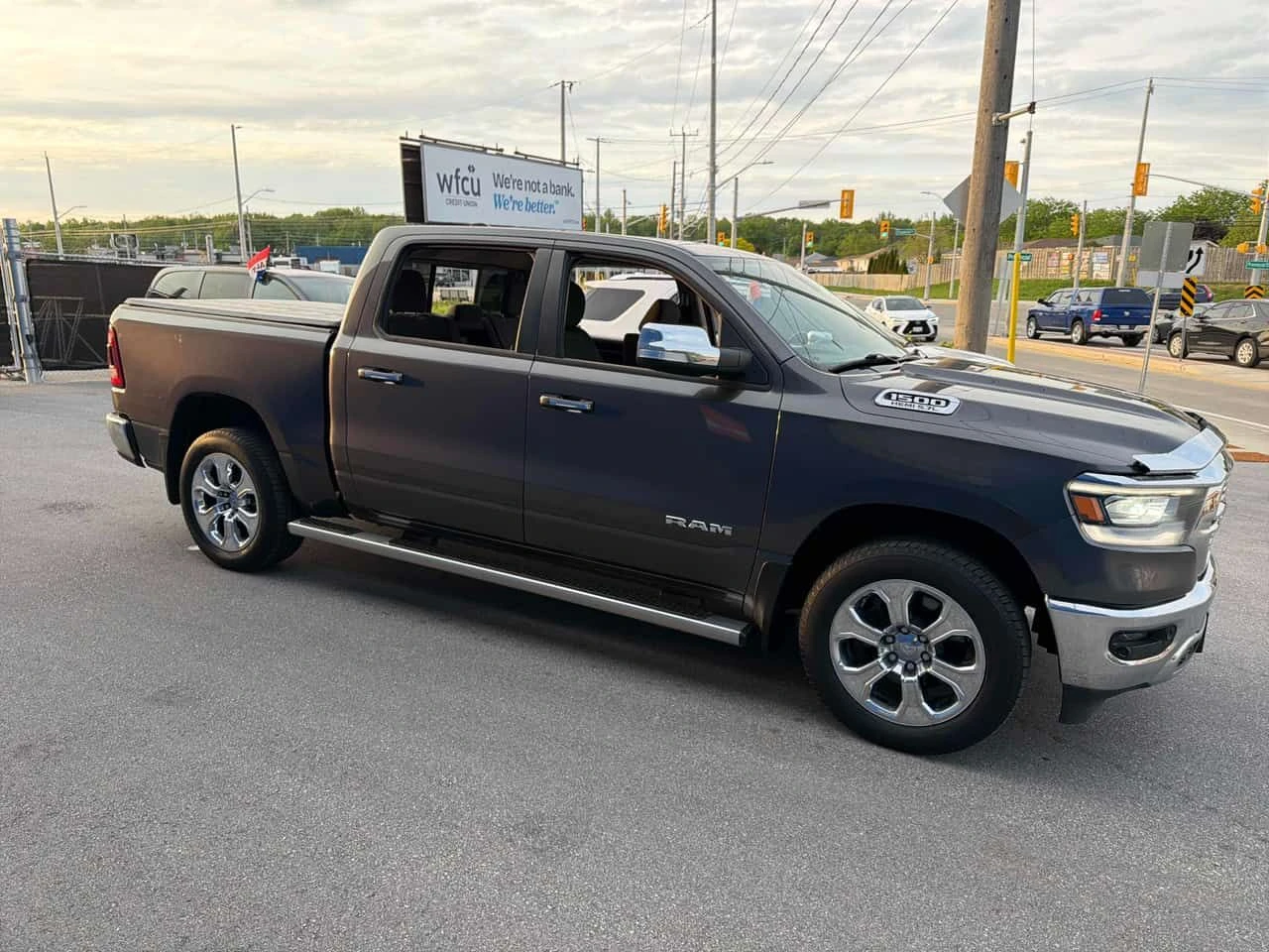 Dodge RAM 1500 * Big Horn * CARFAX * БЕЗ ПЪРВОНАЧАЛНА ВНОСКА, снимка 3 - Автомобили и джипове - 54706707