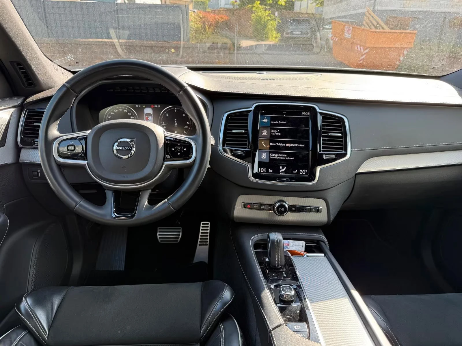 Volvo Xc90 R-DESIGN/235HP/7S/AWD/PANO/CAM/MEMO/H&K/624q, снимка 8 - Автомобили и джипове - 55737865