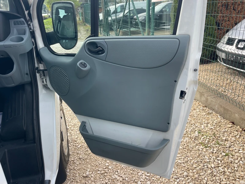 Ford Transit 2.2DCI 6М. Климатик, снимка 12 - Бусове и автобуси - 52519398