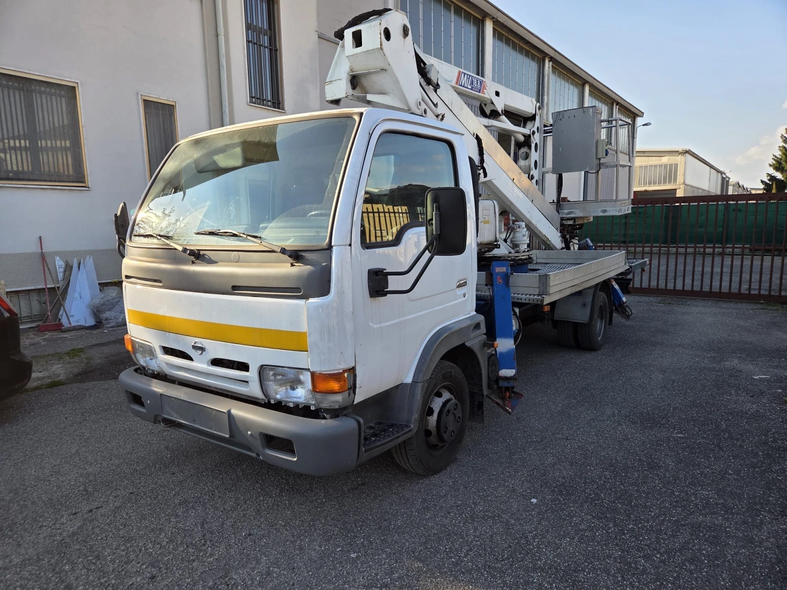 ��������� NISSAN V.I. TLO. 35/3. 18� ������� �� ��������!!! | Mobile.bg � ����������� 2