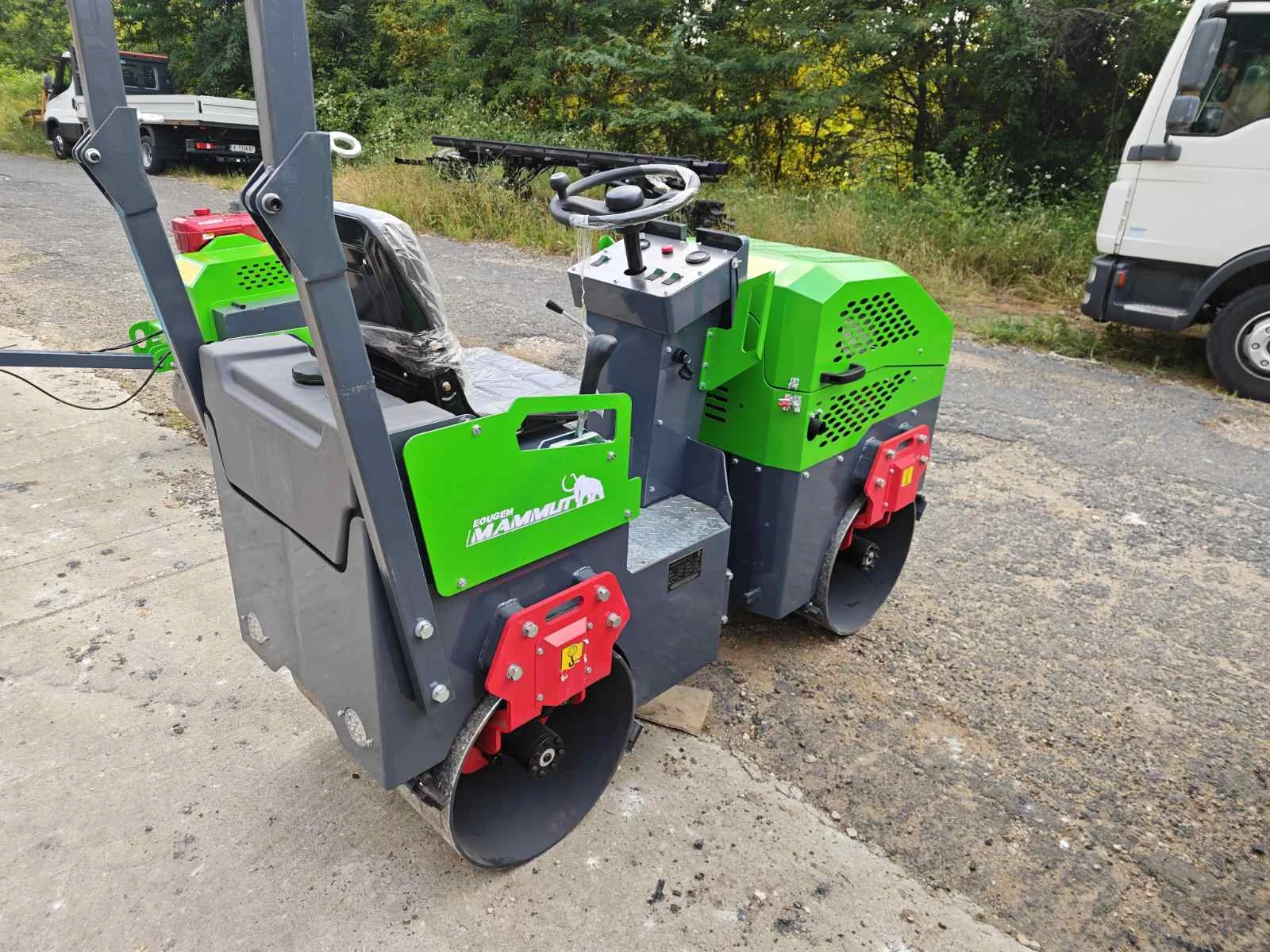Валяк BOMAG ЧИСТО НОВ, снимка 5 - Индустриална техника - 55018361