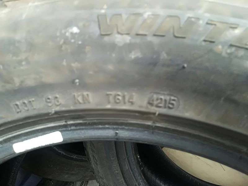 Гуми Зимни 205/60R17, снимка 7 - Гуми и джанти - 23632346