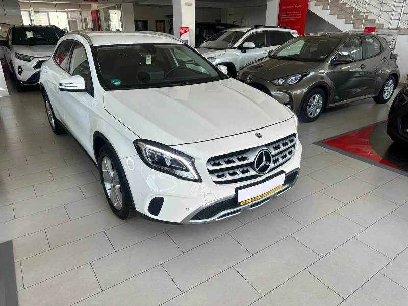 Mercedes-Benz GLA 180, снимка 6 - Автомобили и джипове - 47193822