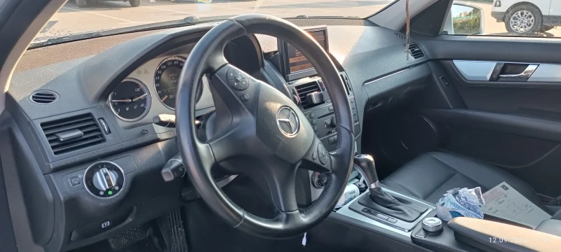 Mercedes-Benz C 220, снимка 9 - Автомобили и джипове - 47221175