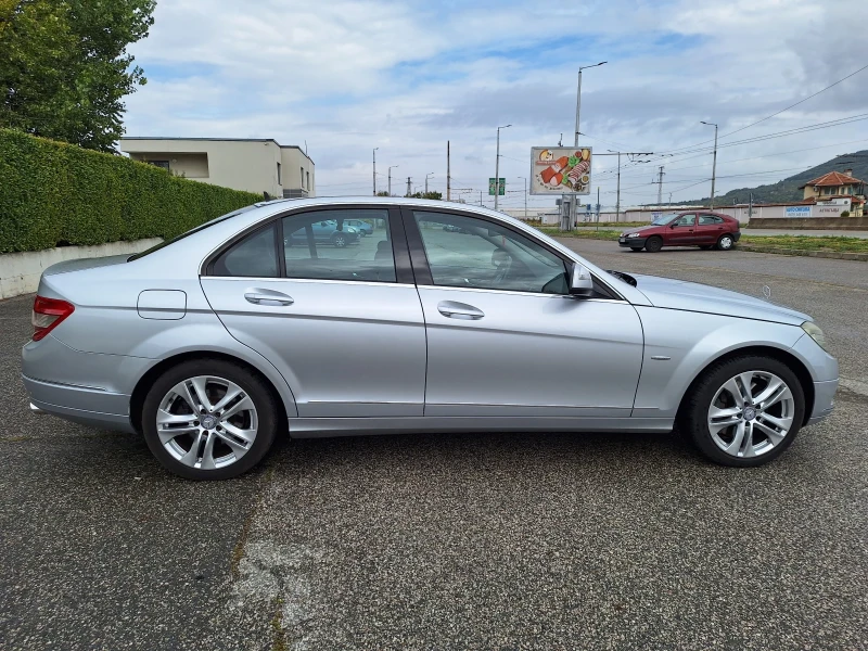 Mercedes-Benz C 320 224кс ТОП състояние , снимка 6 - Автомобили и джипове - 47303759