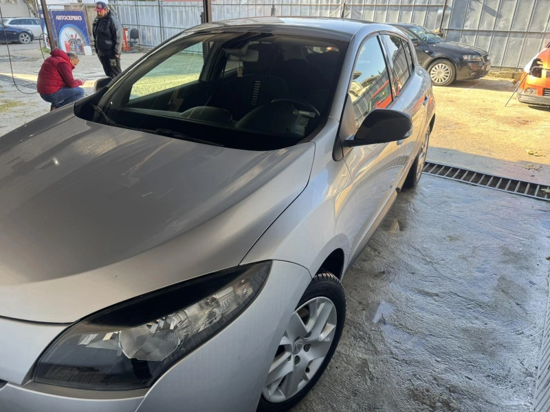 Renault Megane 1.5, снимка 2 - Автомобили и джипове - 47994286