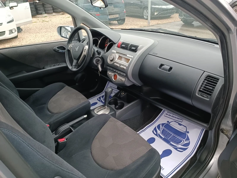 Honda Jazz 1.4i-83кс-ШВЕЙЦАРИЯ-АВТОМАТ-FACELIFT, снимка 11 - Автомобили и джипове - 48296821