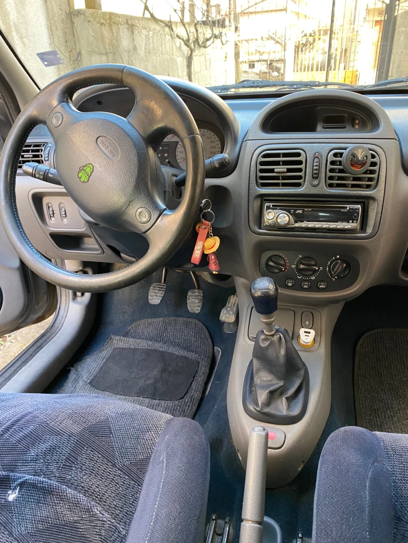 Renault Clio, снимка 7 - Автомобили и джипове - 52310269