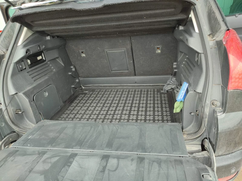 Peugeot 3008 1.6hdi, снимка 11 - Автомобили и джипове - 52110468