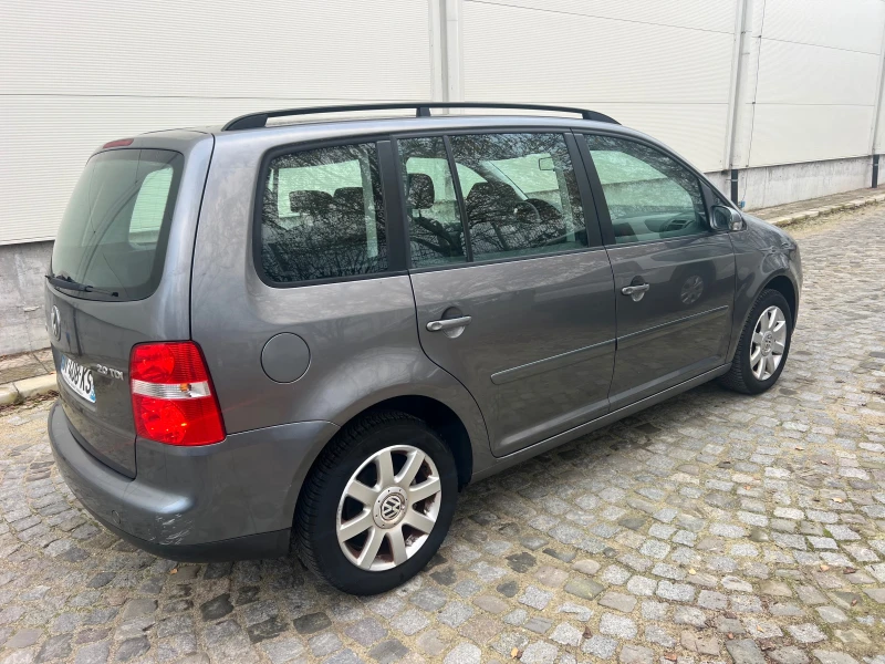 VW Touran 2.0 TDI CLIMA, снимка 16 - Автомобили и джипове - 52908901