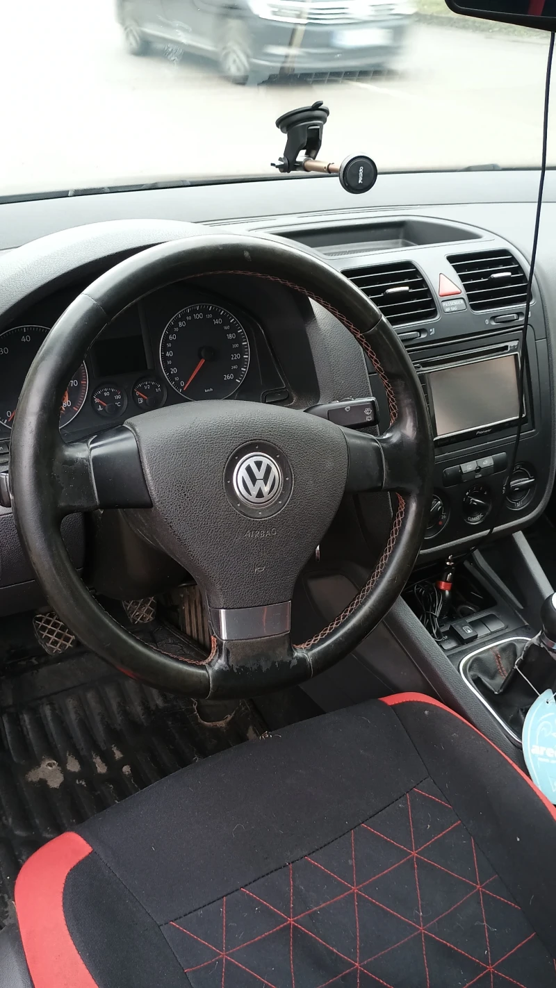 VW Golf 5, снимка 4 - Автомобили и джипове - 53396093