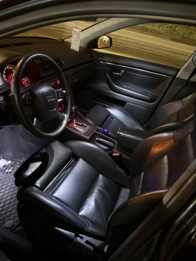 Audi A4 2.5, снимка 9 - Автомобили и джипове - 53418383