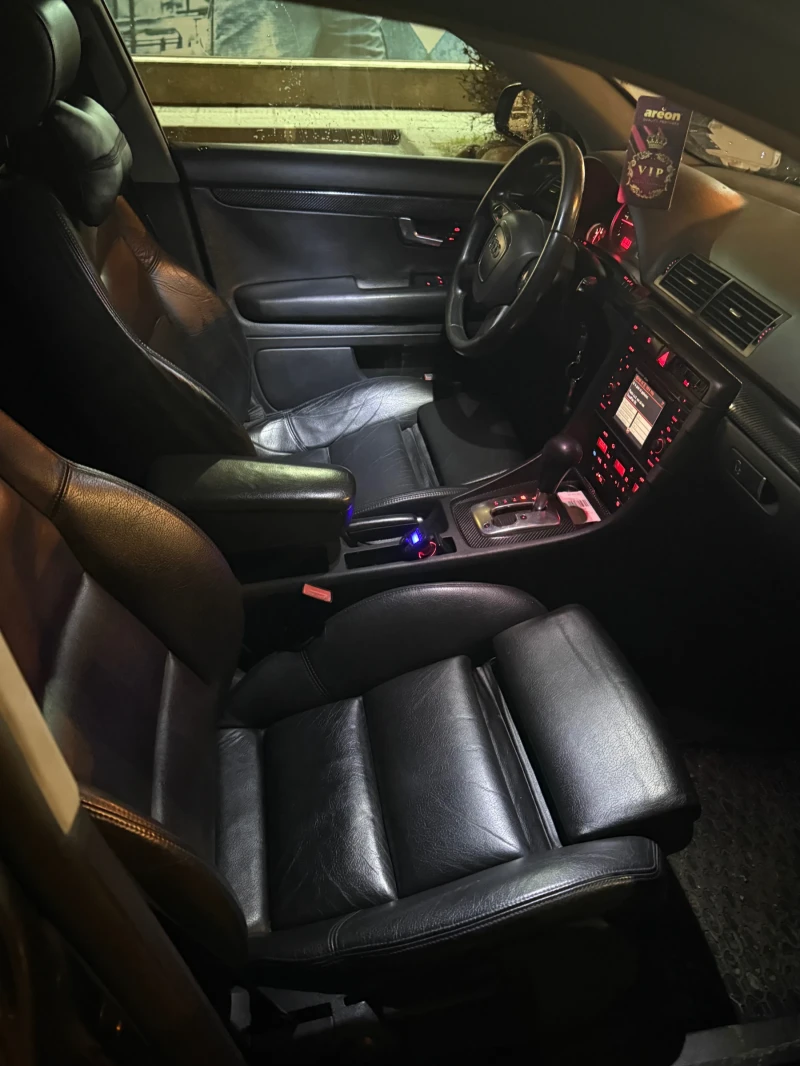 Audi A4 2.5, снимка 10 - Автомобили и джипове - 53418383