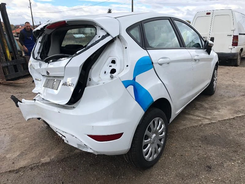 Ford Fiesta 1.0ECOBOOST, снимка 9 - Автомобили и джипове - 27218207