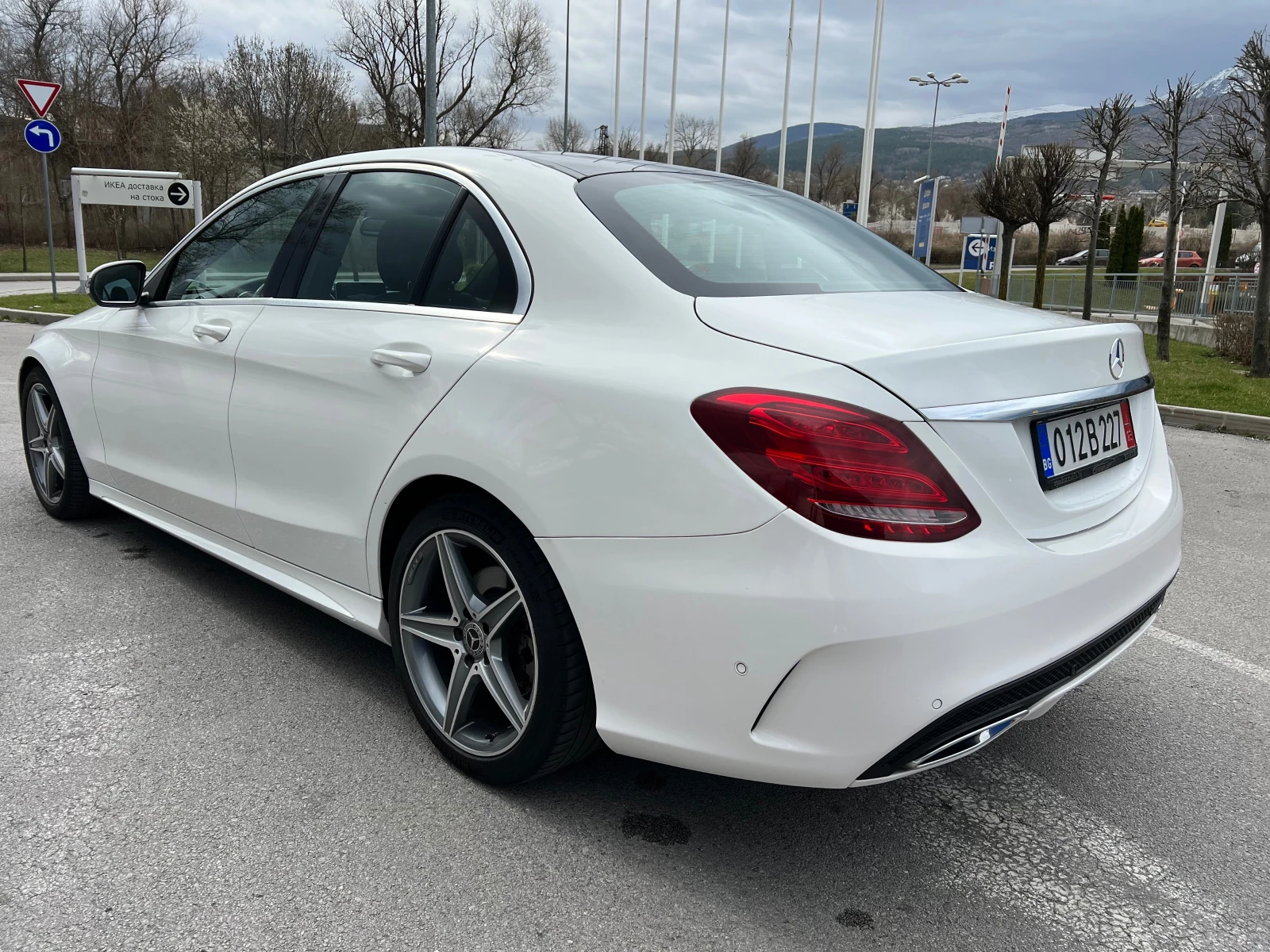 Mercedes-Benz C 220 AMG-LED-NAVI-PANORAMA-CAMERA-KEYLESS GO*  - изображение 5