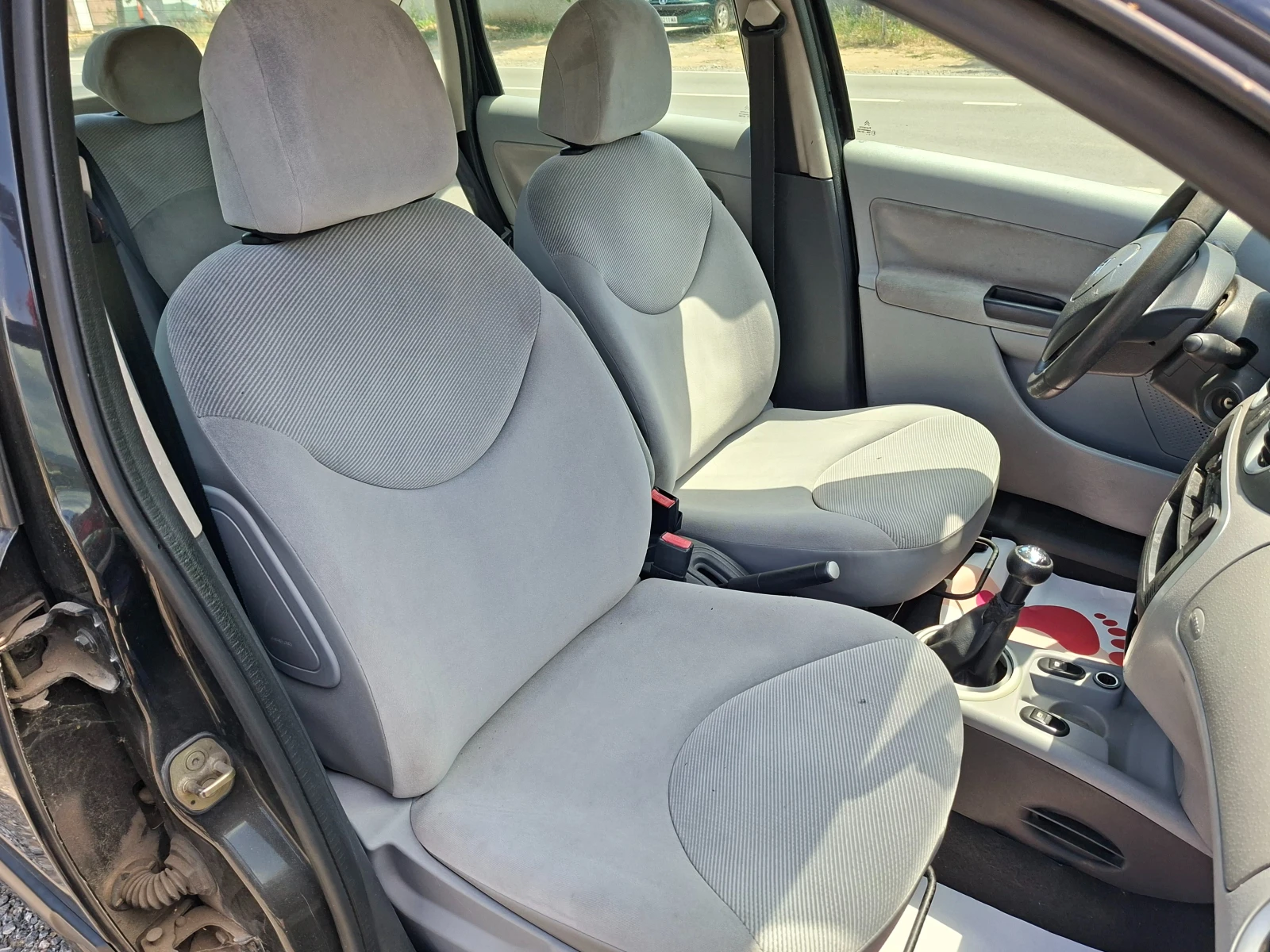 Citroen C3 1.1i* CLIMATIC* , снимка 9 - Автомобили и джипове - 50023340