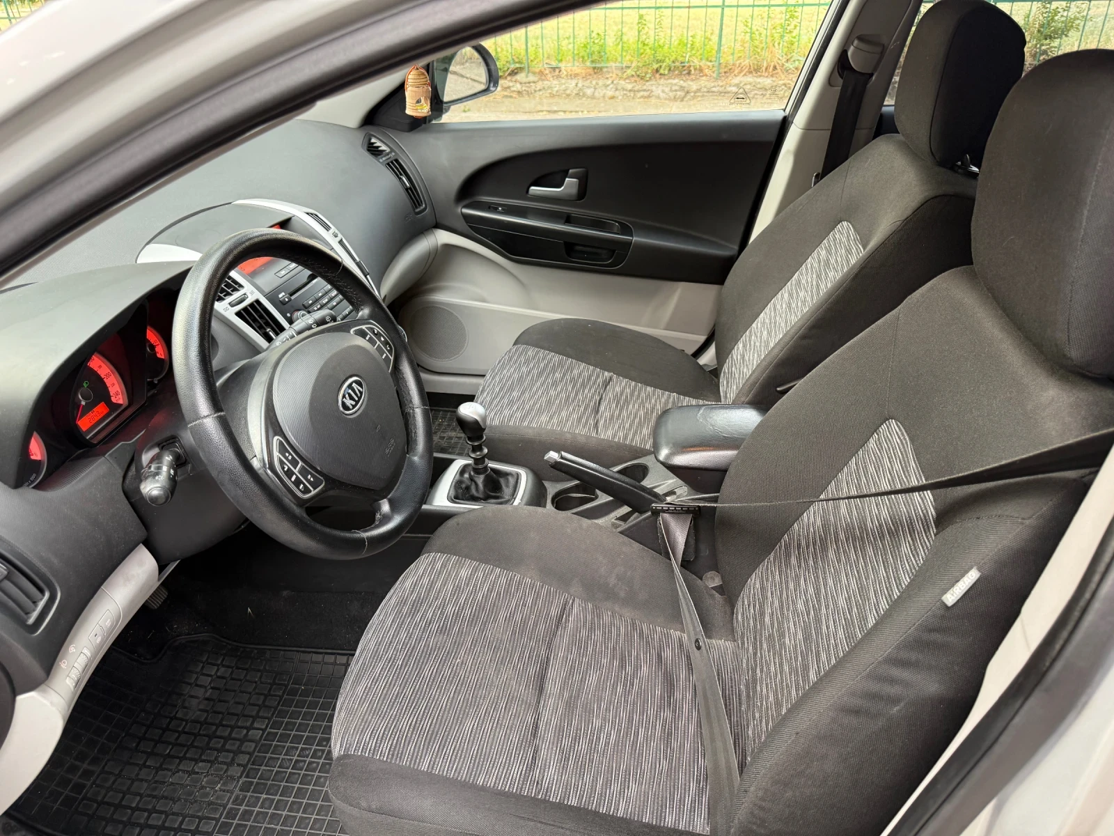 Kia Ceed 1.6 CRDi - изображение 7