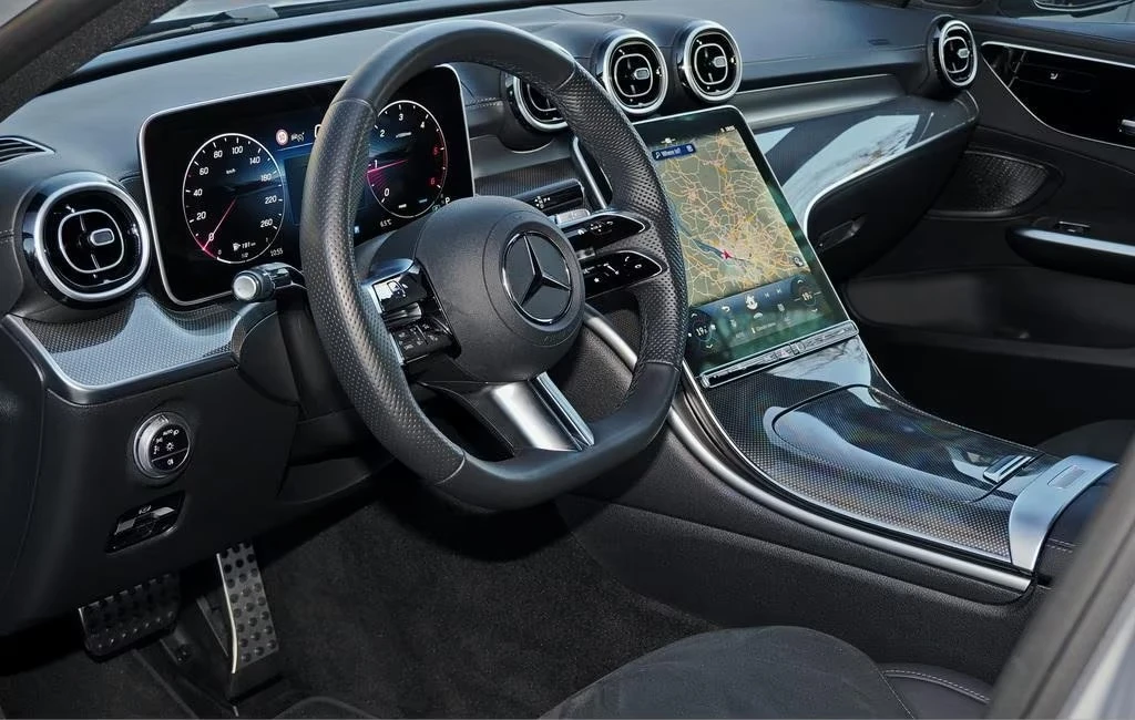 Mercedes-Benz C 220 AMG LED DISTRO KAMERA AMBIEN, снимка 3 - Автомобили и джипове - 53868838