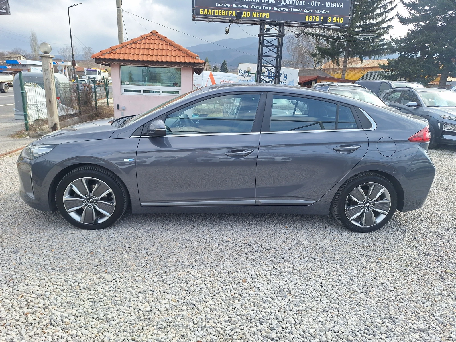 Hyundai Ioniq 1.6 Hybrid Navi Key Less Led Distronik!, снимка 6 - Автомобили и джипове - 53912260