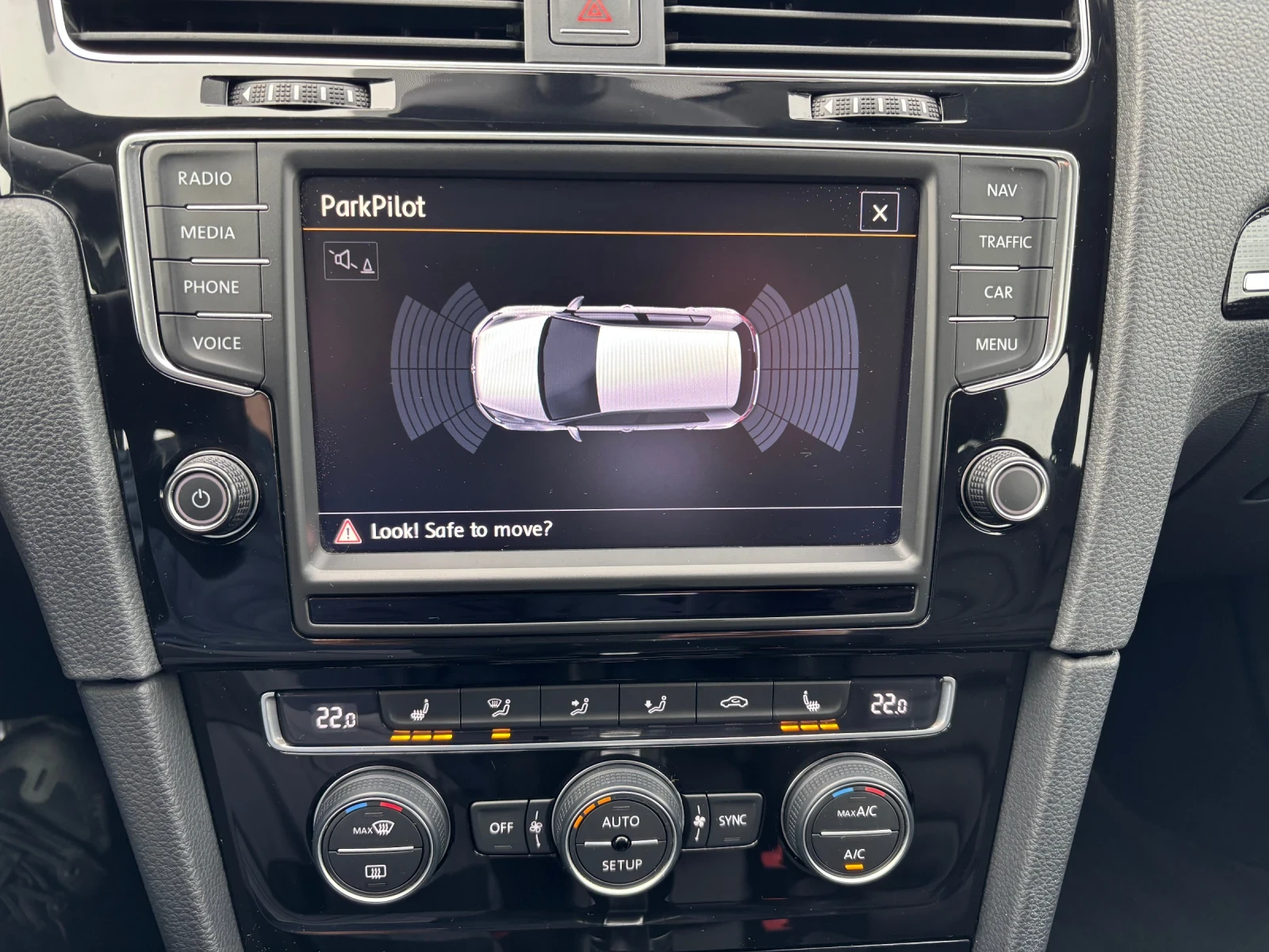 VW Golf DSG 2.0 TDI, снимка 14 - Автомобили и джипове - 53966304