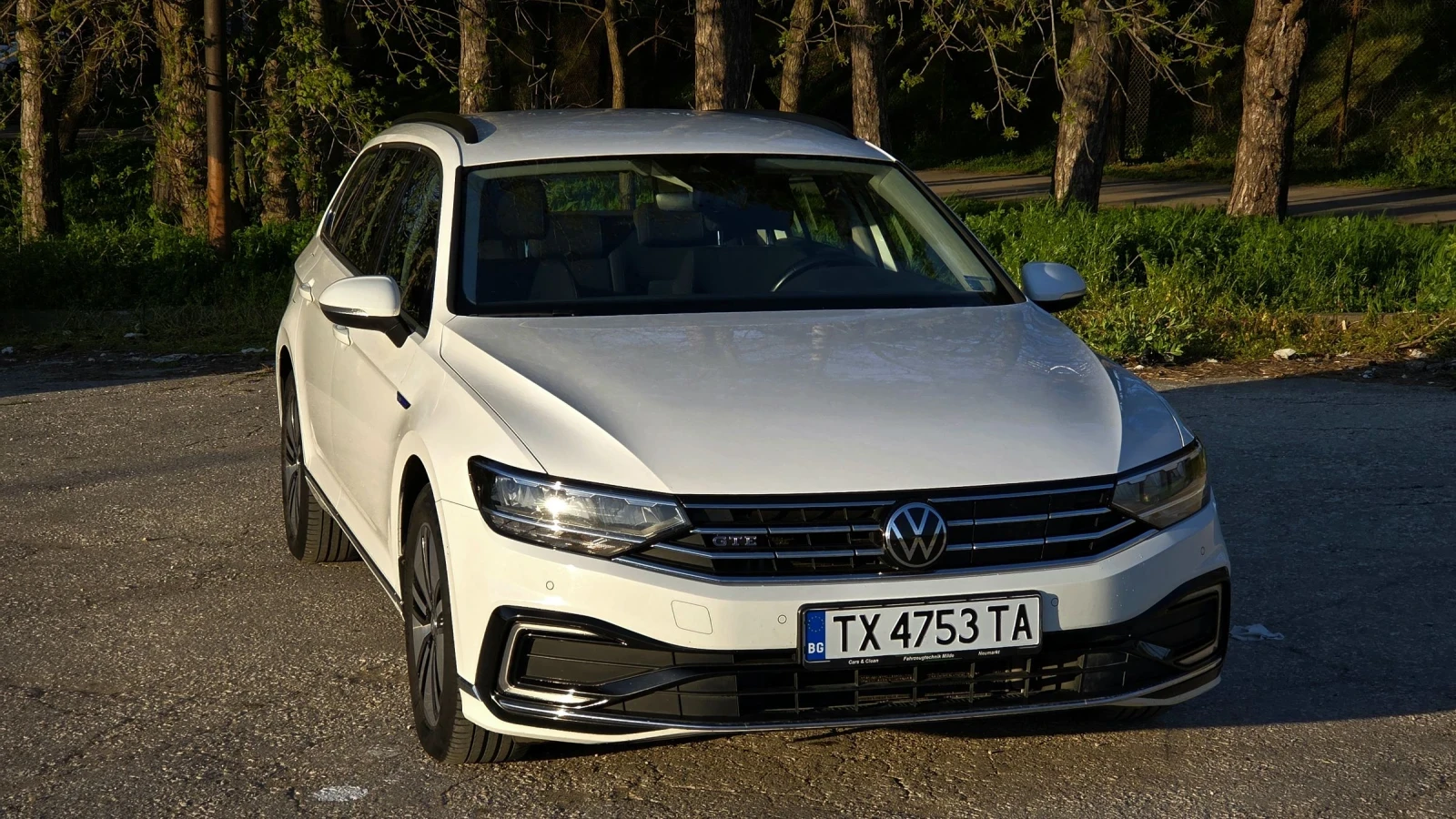 VW Passat GTE/Plug-In hybrid, снимка 4 - Автомобили и джипове - 54648592