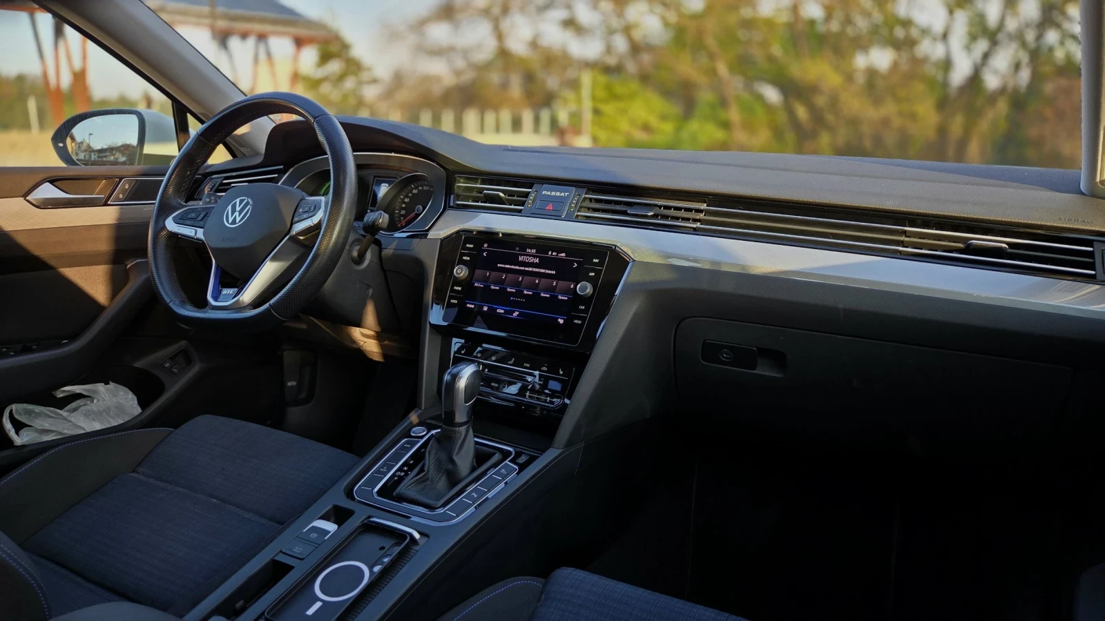 VW Passat GTE/Plug-In hybrid, снимка 14 - Автомобили и джипове - 54648592