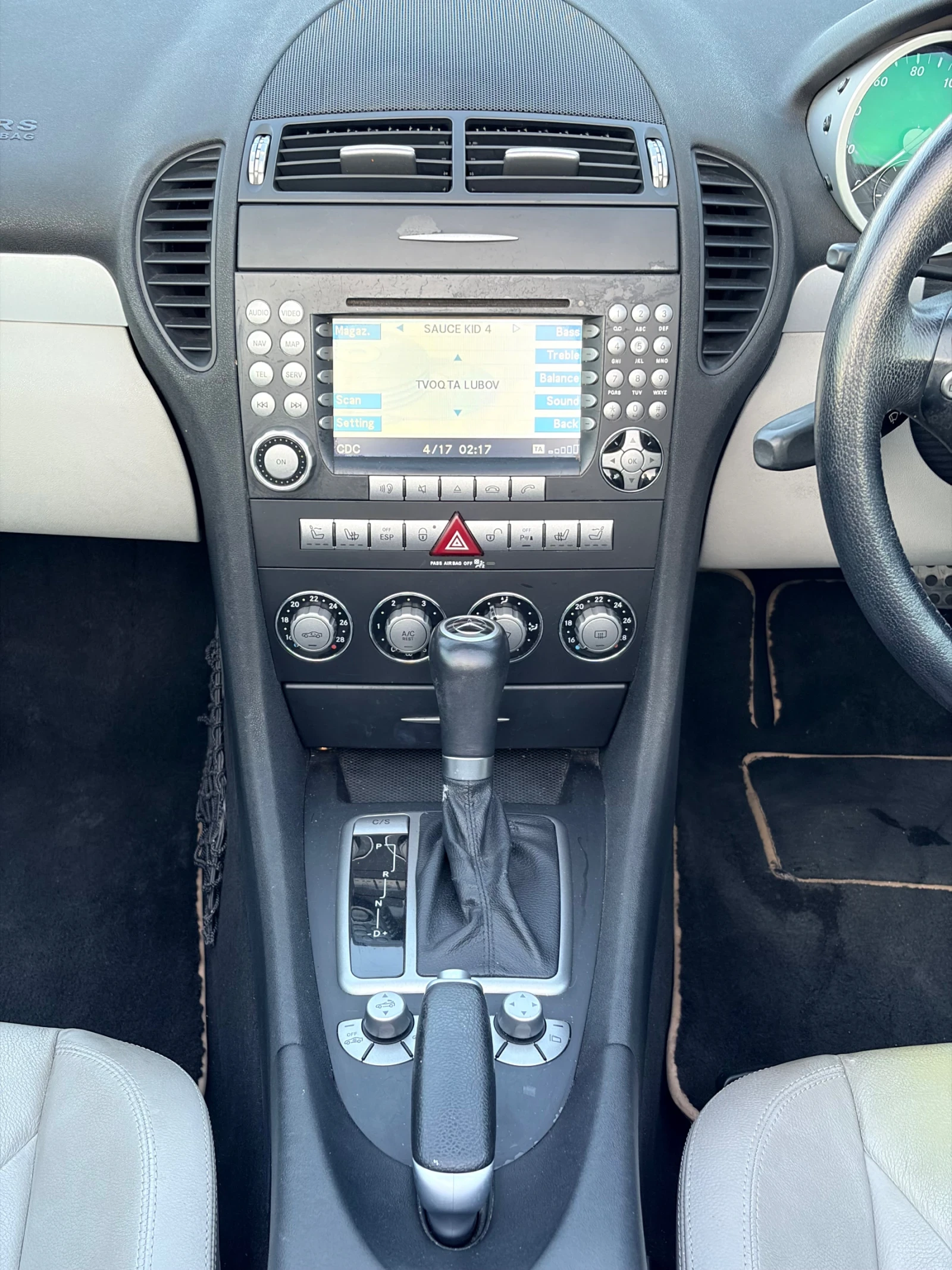 Mercedes-Benz SLK 200 Kompressor, снимка 12 - Автомобили и джипове - 54386185