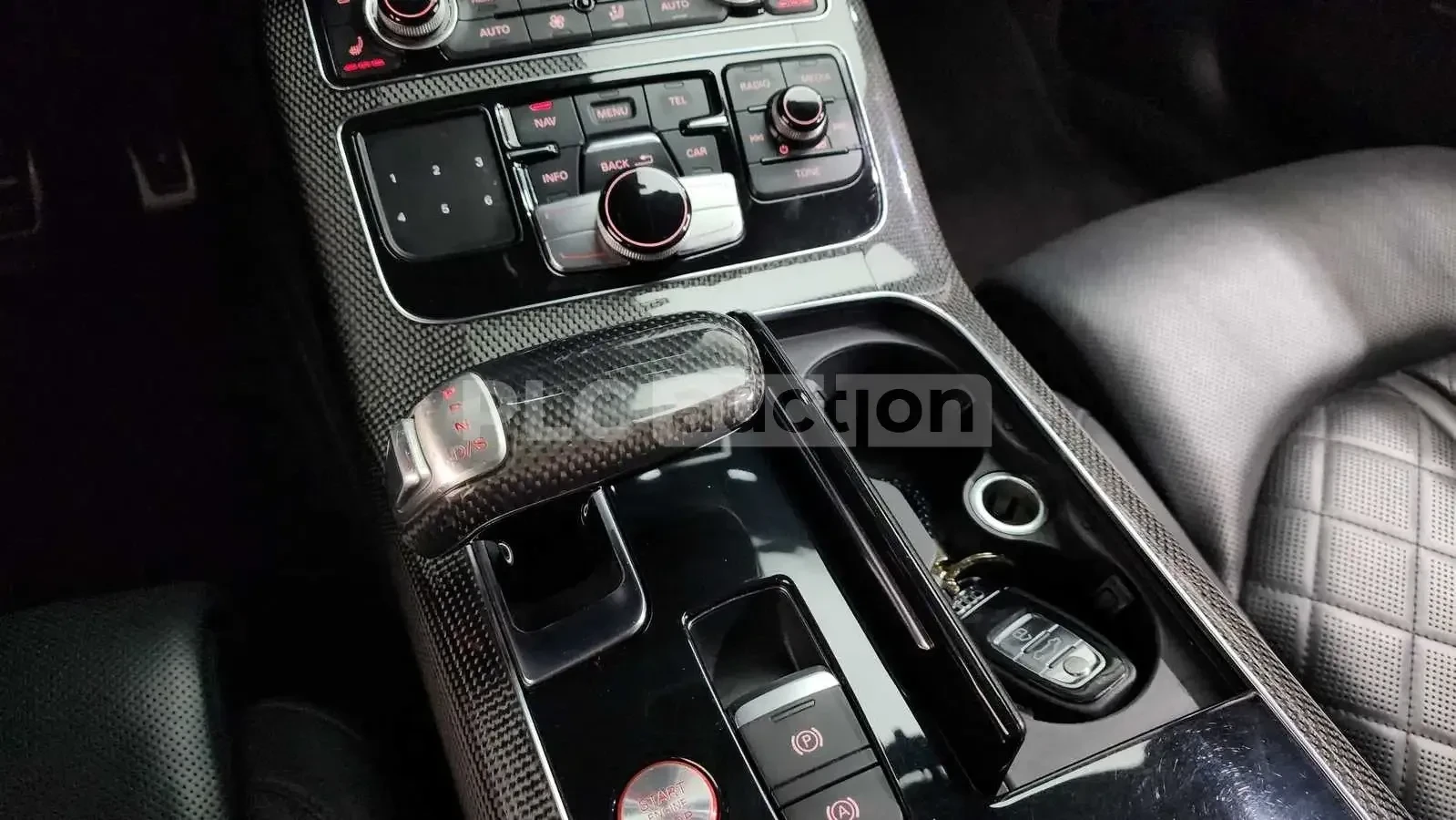 Audi S8 4.0 V8* ОБДУХ* ДИСТРОНИК* , снимка 12 - Автомобили и джипове - 54846708